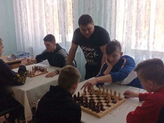 Шахматный турнир между воспитанниками группы "Казаки" и "6-10".